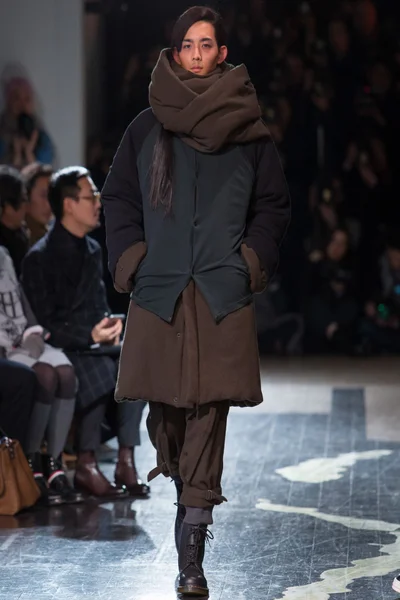 Look 3